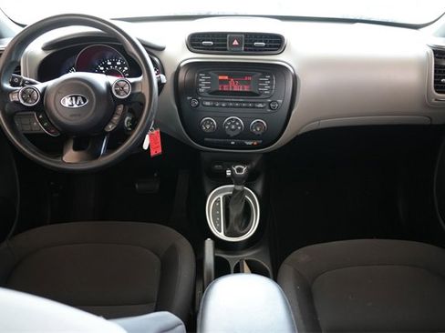 Used 2016 Kia Soul image 2