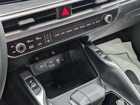 Used 2025 Kia Sorento S w/ Panoramic Sunroof Package image 24