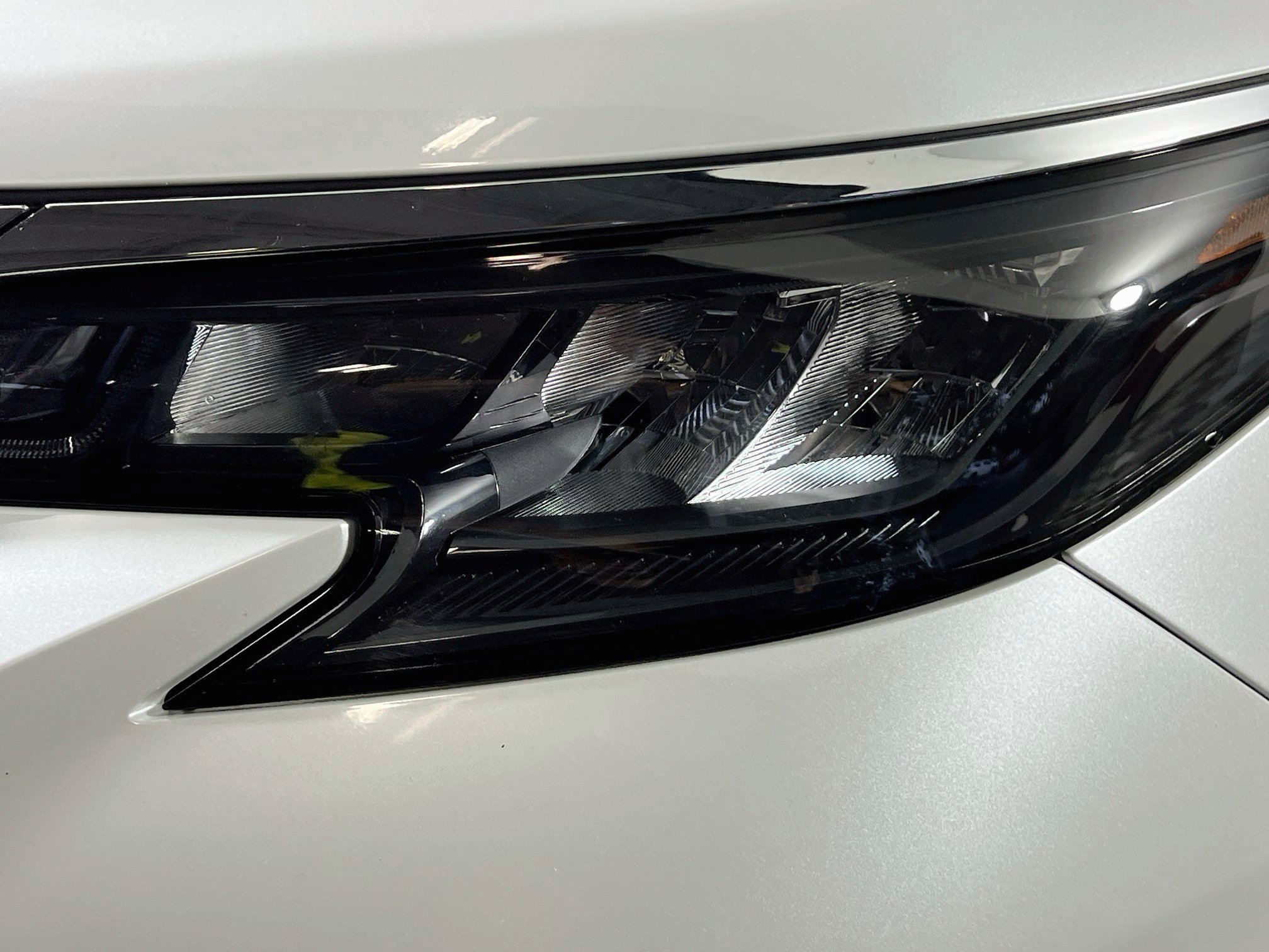 Used 2025 Toyota Sienna XLE FWD image 12