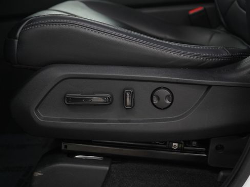 Used 2023 Honda Pilot EX-L image 32