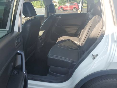 Used 2020 Volkswagen Tiguan SE AWD/4WD image 6