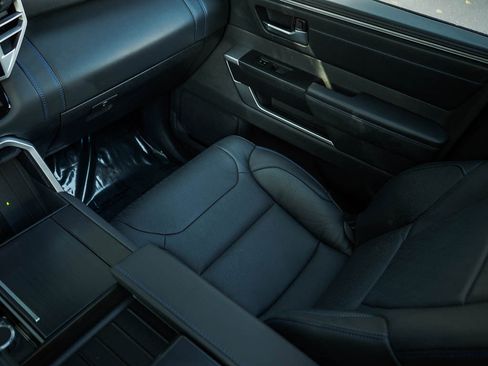 New 2024 Toyota Tundra Platinum AWD/4WD image 24