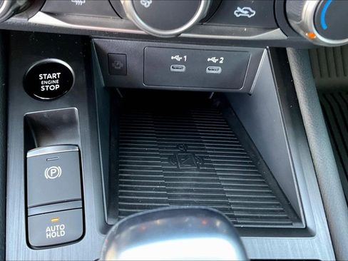 Used 2025 Nissan Kicks SV AWD/4WD image 32