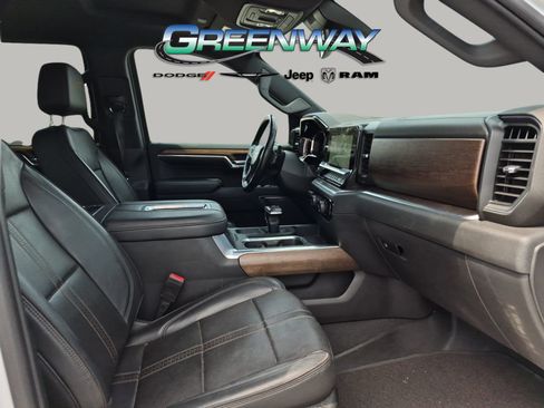 Used 2022 Chevrolet Silverado 1500 High Country RWD image 6