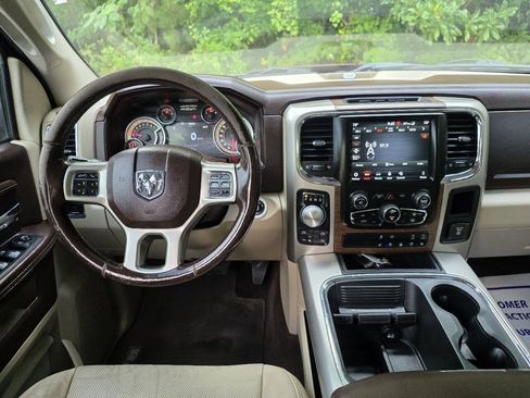 Used 2018 RAM 1500 Laramie w/ Convenience Group AWD/4WD image 14