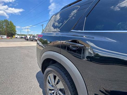 Used 2024 Nissan Pathfinder SV AWD/4WD image 23