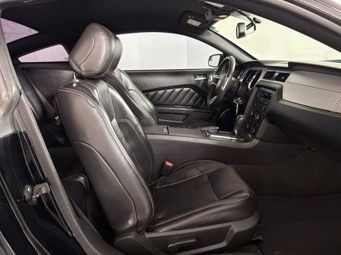 Used 2014 Ford Mustang GT Premium image 32