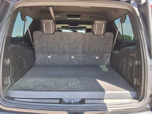 Used 2020 Cadillac Escalade ESV Platinum AWD/4WD image 9