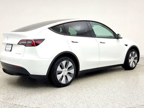 Used 2021 Tesla Model Y Long Range image 5