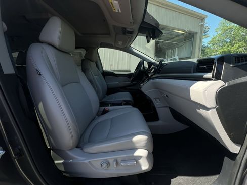 Used 2024 Honda Odyssey Touring image 43