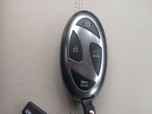 Certified 2025 Hyundai Tucson SE image 27