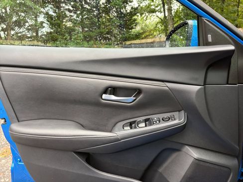 Used 2025 Nissan Sentra SV FWD image 15