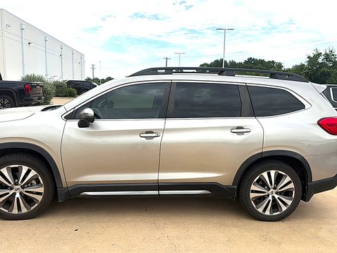 Used 2020 Subaru Ascent Limited w/ Technology Package AWD/4WD image 4