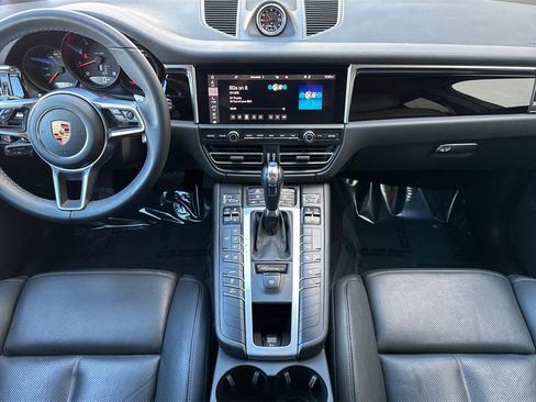 Used 2020 Porsche Macan image 4
