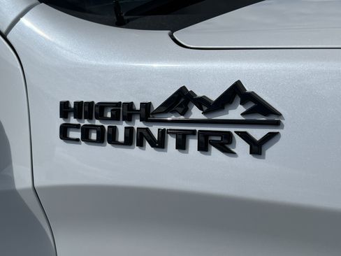 Used 2022 Chevrolet Silverado 1500 High Country w/ LPO, Dark Essentials Package AWD/4WD image 10