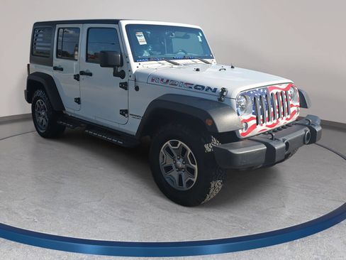 Used 2017 Jeep Wrangler Unlimited Rubicon w/ Connectivity Group AWD/4WD image 3