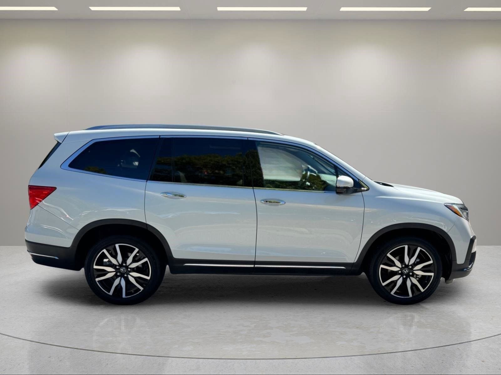 Used 2021 Honda Pilot Touring image 6