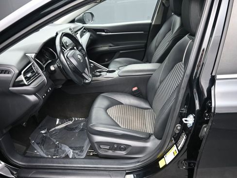 Used 2021 Toyota Camry SE image 17