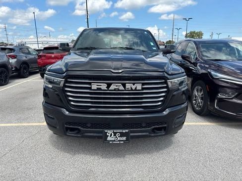 Used 2025 RAM 1500 Laramie AWD/4WD image 4