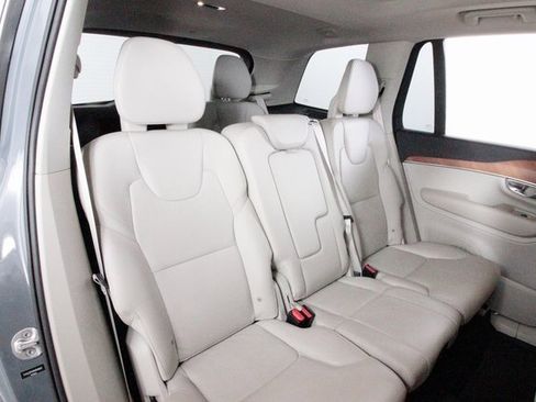 Certified 2022 Volvo XC90 T6 Momentum w/ Advanced Package image 24