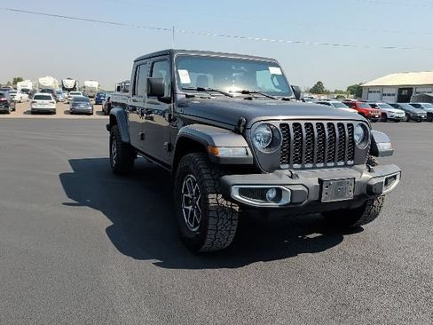 Used 2023 Jeep Gladiator Sport AWD/4WD image 2