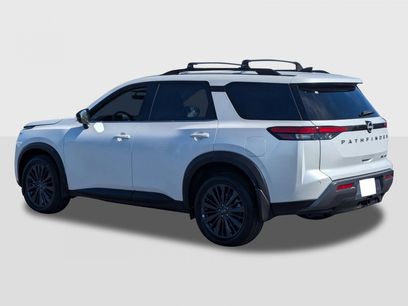 New 2026 Nissan Pathfinder SL w/ SL Premium Package