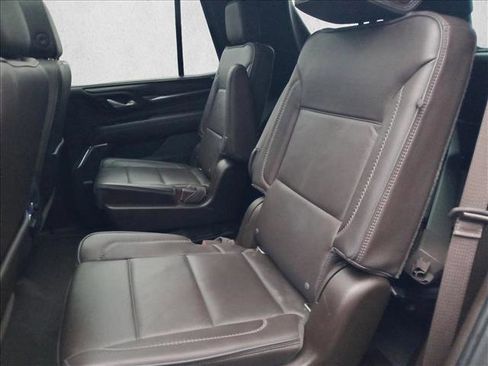 Used 2021 GMC Yukon Denali w/ Denali Premium Package image 11