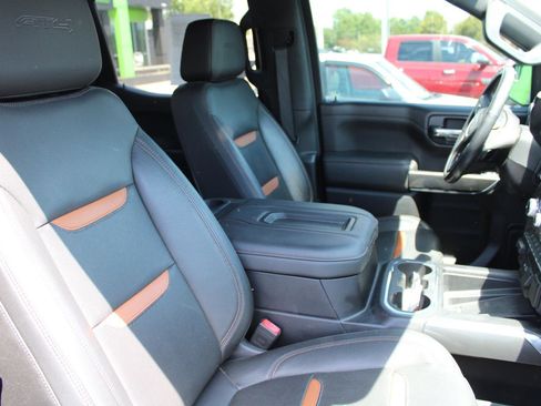 Used 2019 GMC Sierra 1500 AT4 w/ AT4 Preferred Package AWD/4WD image 4
