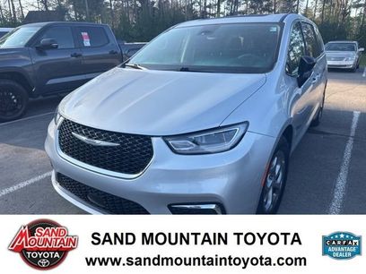 Used 2024 Chrysler Pacifica Limited