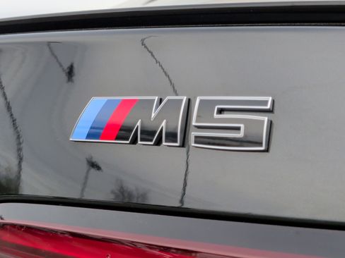 Used 2026 BMW M5 w/ Executive Package image 38