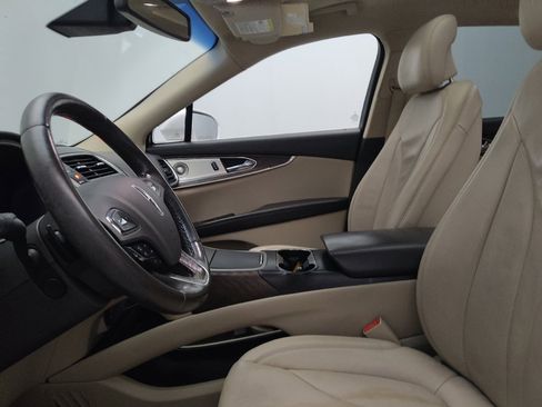 Used 2017 Lincoln MKX Reserve w/ Luxury Package FWD image 17
