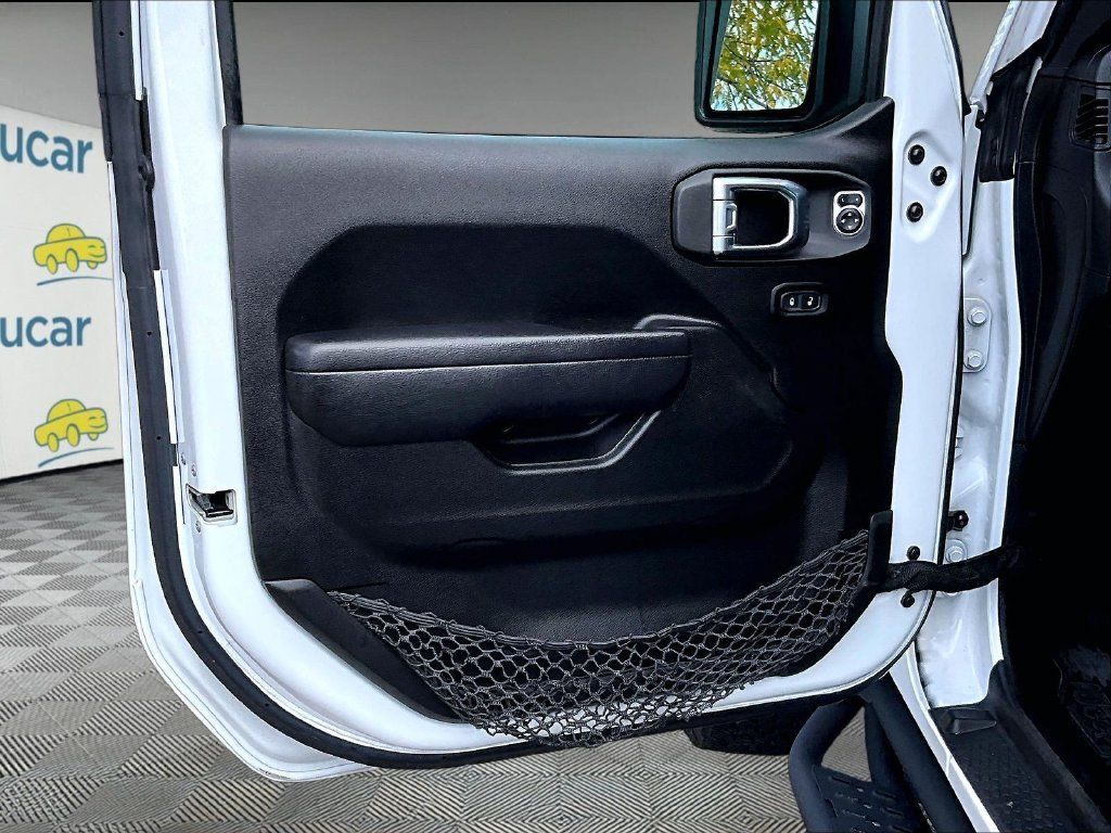 Used 2024 Jeep Wrangler Unlimited AWD/4WD image 9