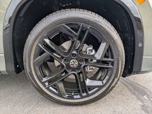 New 2026 Volkswagen Tiguan SE R-Line FWD image 11