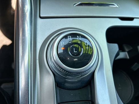 Used 2021 Ford Explorer XLT w/ Equipment Group 202A AWD/4WD image 21