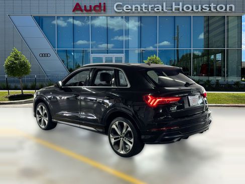 Used 2020 Audi Q3 2.0T Prestige w/ Prestige Package image 3