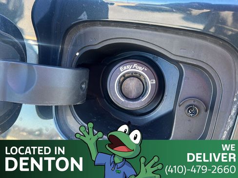 Used 2023 Ford Explorer XLT image 13