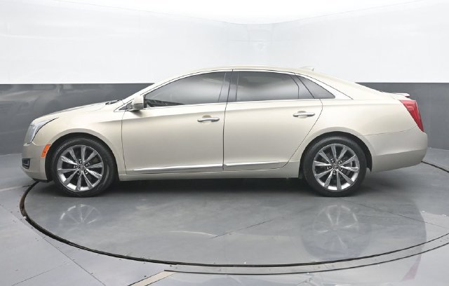 Used 2015 Cadillac XTS FWD image 3