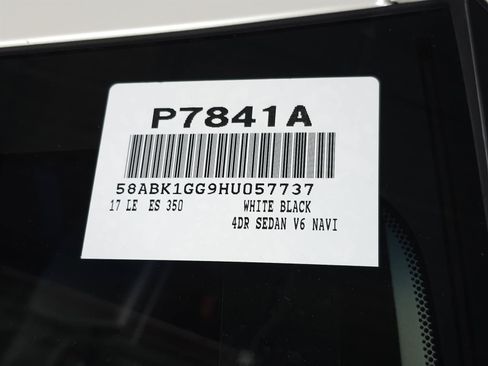 Used 2017 Lexus ES 350 w/ Luxury Package FWD image 32