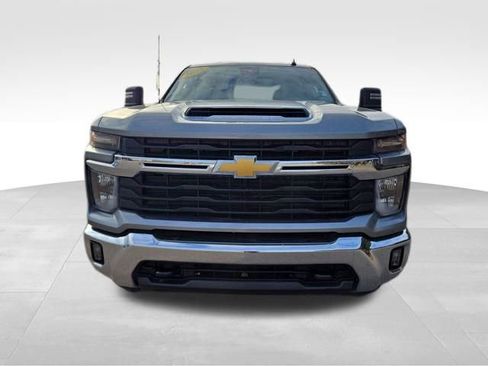 Used 2025 Chevrolet Silverado 3500 LT w/ Convenience Package image 4
