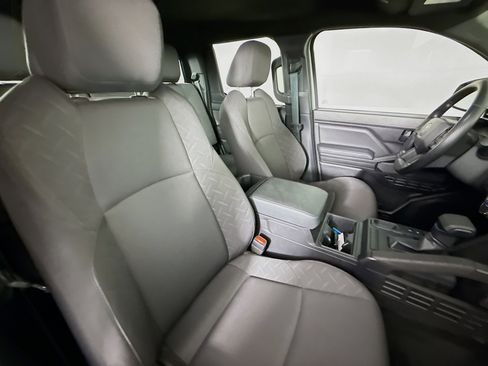 Used 2025 Toyota Tacoma SR image 34