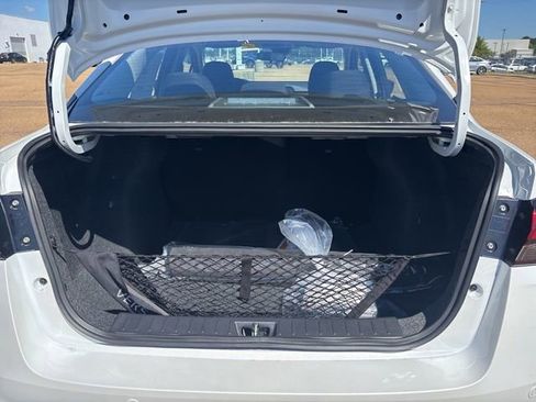 New 2025 Nissan Versa SR w/ Trunk Package image 19