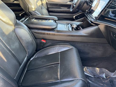 Used 2023 Jeep Wagoneer L 4WD image 7