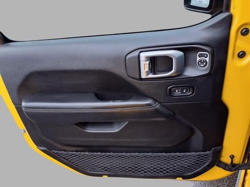 Used 2019 Jeep Wrangler Unlimited Rubicon w/ Cold Weather Group image 15