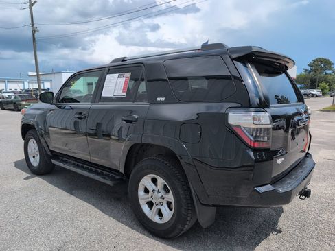 Used 2022 Toyota 4Runner SR5 Premium w/ Moonroof Package AWD/4WD image 6