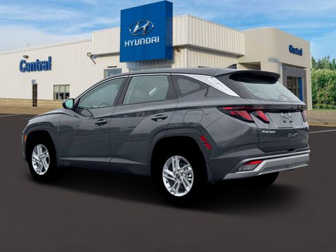 New 2026 Hyundai Tucson SE image 4