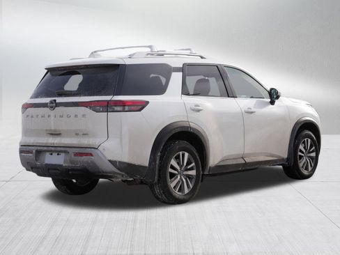 Certified 2024 Nissan Pathfinder SL image 7