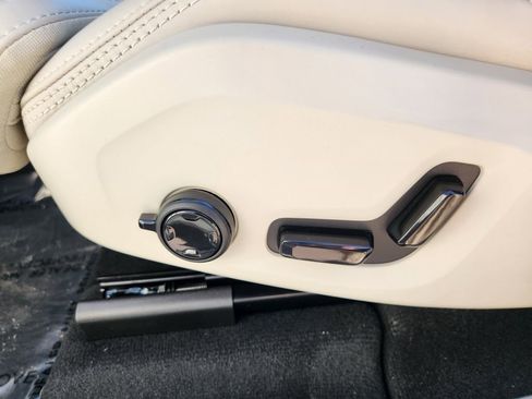 New 2026 Volvo XC60 T8 Ultra w/ Protection Package Premier image 13