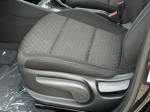 Certified 2022 Kia Rio S FWD image 17