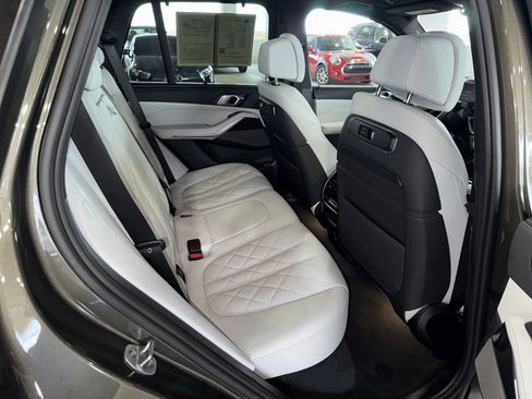 Used 2025 BMW X5 M60i w/ Executive Package image 12