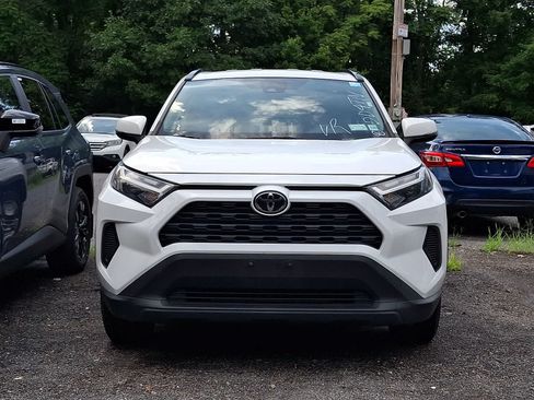 Used 2023 Toyota RAV4 XLE AWD/4WD image 3
